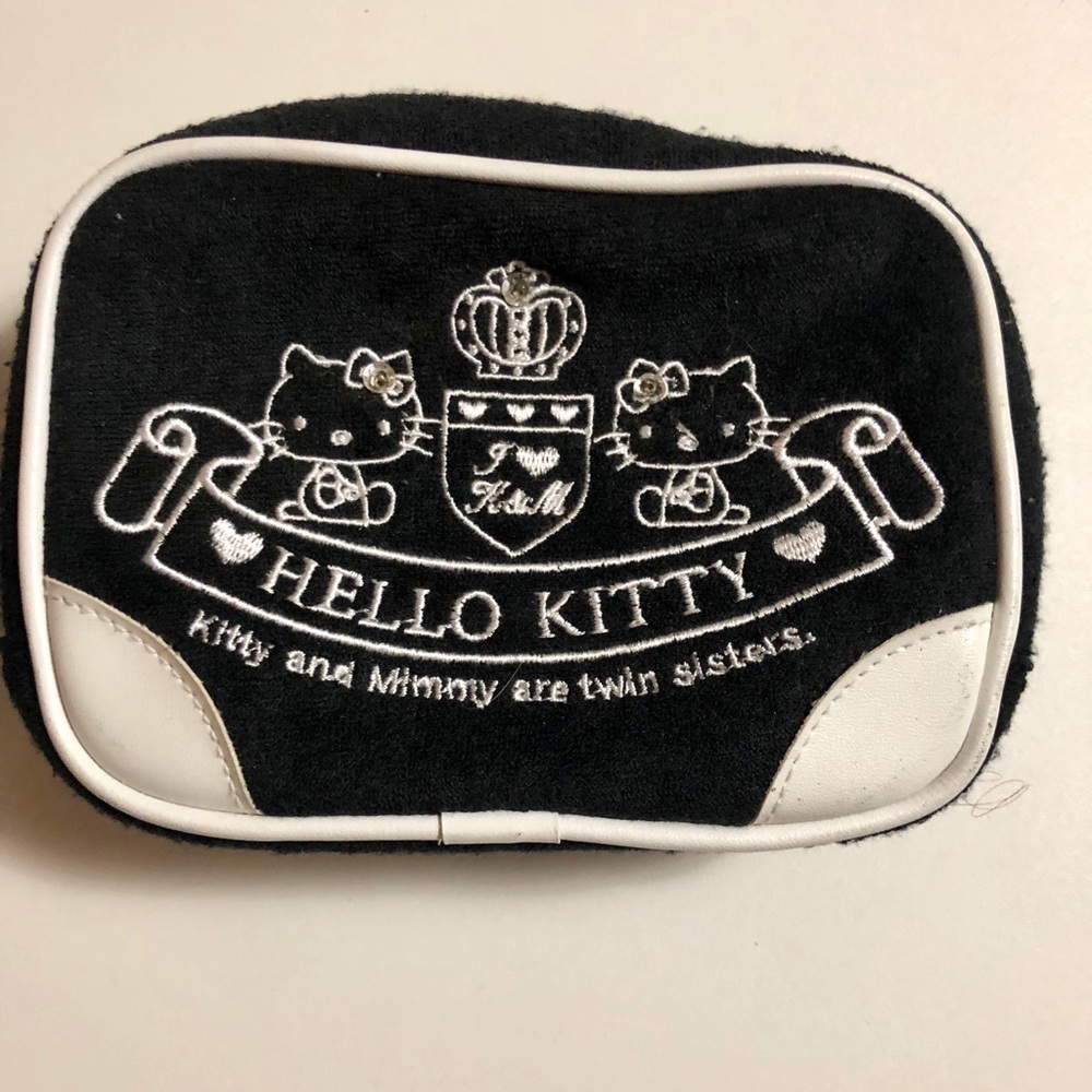 ❤️ Limited Edition Hello Kitty Terry Cloth Bag ❤️